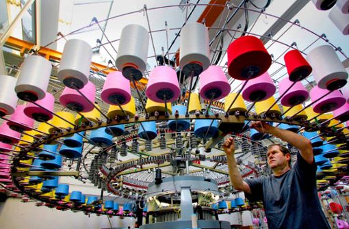 Textilmaschinen werden besonders oft gefälscht. Foto: dpa//Patrick Seeger