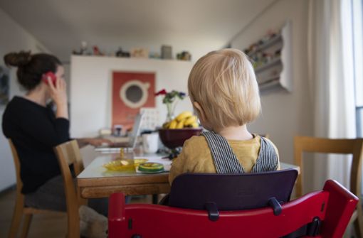 Zerreißprobe für Familien: Kinder versorgen und gleichzeitig arbeiten. Foto: dpa/Christian Beutler