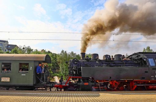 Der Dampfzug Feuriger Elias erfreut sich großer Beliebtheit, hier im Bahnhof Korntal. Foto: factum/