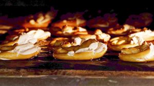 Bäckereien dürfen sonntags auch künftig außerhalb der vorgeschriebenen Öffnungszeiten Brezeln verkaufen – sofern  sie auch ein Café betreiben Foto: Lichtgut/Julia Schramm
