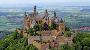 Ein Stück Preußen in Schwaben: Die Burg Hohenzollern bei Hechingen Foto: Haus Hohenzollern