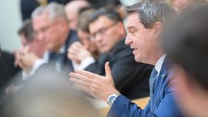 Markus Söder im Landtag; hinter ihm ein Teil der Regierungsbank Foto: dpa