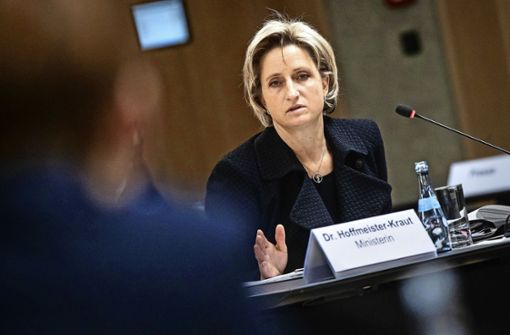 Nicole Hoffmeister-Kraut (CDU) steht unter Druck. Foto: dpa/Christoph Schmidt