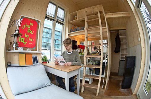 Eine Ein-Personen-Wohnung, kaum größer als ein Parkplatz: In Berlin wurde 2017  auf dem Areal des Bauhaus-Archivs eine „100-Euro-Wohnung“  vorgestellt. Foto: dpa