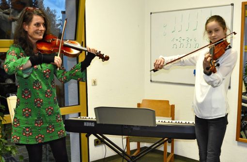Bei Jugend musiziert erfolgreich: Christiane Hajek (links) und Nora Tiebel. Foto: Werner Waldner