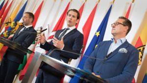 Im Juli 2018 gaben sie sich noch als Teamplayer: Innenminister Herbert Kickl (links), Kanzler Sebastian Kurz (Mitte) und Heinz-Christian Strache. Foto: dpa