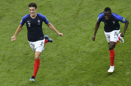 VfB-Spieler Benjamin Pavard kann sich über sein erstes WM-Tor für Frankreich freuen. Foto: AFP