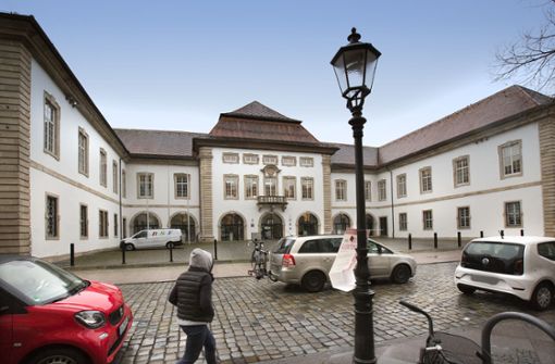 Ein 62-Jähriger, der seine Mieter heimlich gefilmt hat, ist vom Amtsgericht Esslingen zu einer Bewährungsstrafe verurteilt worden. Foto:  