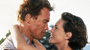 Arnold Schwarzenegger und Jamie Lee Curtis 1994 in True Lies. Foto: imago/Cinema Publishers Collection