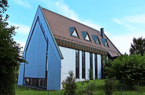 Seit Januar 2011 steht die Neuapostolische Kirche in Birkach leer. Schon früh hat sich das Cusanus-Haus interessiert gezeigt, doch die Verhandlungen waren zäh. Foto: Blohmer