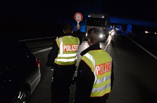 Halt, Polizei! Grenzkontrollen bei Bad Reichenhall in Bayern. Foto: dpa