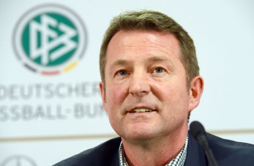 Karlheinz Förster mischt sich in die Debatte um eine mögliche Klinsmann-Rückkehr zum VfB Stuttgart ein. Foto: Arne Dedert/dpa