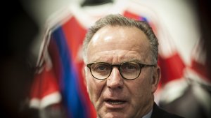 FC-Bayern-Boss Karl-Heinz Rummenigge hat nach der scharften Kritik an der Riad-Reise des Rekordmeisters Fehler eingeräumt. Foto: dpa