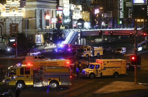 Rettungsfahrzeuge am Tatort in Las Vegas. Foto: dpa