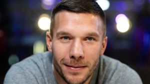 Lukas Podolski ist an Corona erkrankt, der Fußballer habe aber keine Symptome. (Archivbild) Foto: dpa/Bernd Thissen