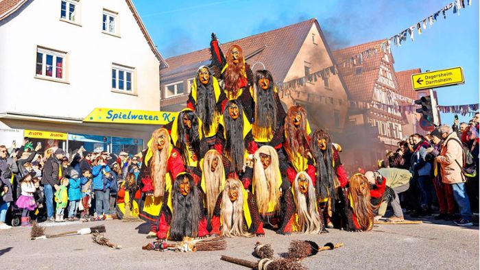 Fasnetumzug in Ehningen: Flauschige Kostüme, fiese Fratzen