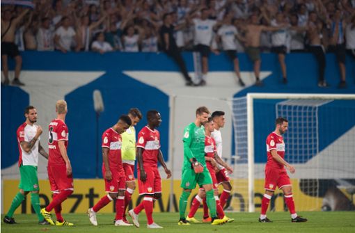 Geschlagen: Der VfB Stuttgart scheitert an Hansa Rostock im DFB-Pokal. Foto: Pressefoto Baumann