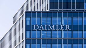 Der Stuttgarter Autobauer Daimler wird sich zum Ende des Jahres in zwei eigenständige Unternehmen aufspalten. Foto: imago/imagebroker