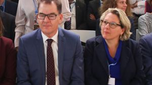 Bundesentwicklungsminister Gerd Müller (CSU) und Bundesumweltministerin Svenja Schulze (SPD) haben wenig Einfluss. Foto: imago/ZUMA Press/Beata Zawrzel