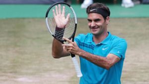 Applaus, Applaus: Im dritten Anlauf gewinnt Roger Federer erstmals auf dem Weissenhof. Foto: Baumann