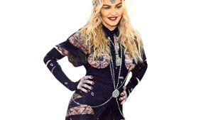 Provokation ist Madonnas Markenzeichen – trotzdem regen sich alle über ihr Outfit auf. Foto: AP