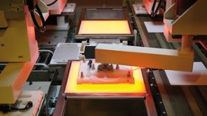 Der Reutlinger Maschinenbauer Manz stellt Maschinen für Solarzellen her. Foto: dpa
