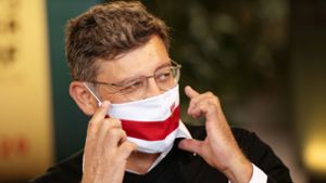VfB-Präsident Claus Vogt lässt nach langem Schweigen die Maske fallen. Foto: Leif Piechowski
