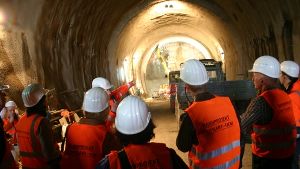 Die Bezirksbeiräte aus Plieningen und Birkach haben den Fildertunnel inspiziert. Mehr Fotos zu dem besonderen Rundgang  in unserer Bildergalerie. Foto: Müller