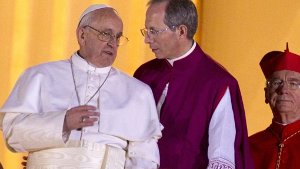 Der neue Papst (links). Foto: dpa