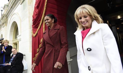 Einst Second Lady, heute ist sie die erste: Jill Biden (rechts) mit Michelle Obama, ihres Zeichens auch schon erste Frau im Staat. Foto: IMAGO / UPI Photo