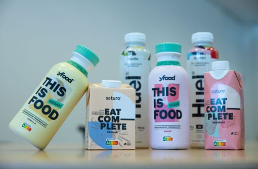 Drei vegane Trinkmahlzeiten im Test: Saturo, Huel und YFood. Foto: Lichtgut/Leif Piechowski/Leif Piechowski