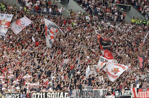 Die Cannstatter Kurve ist normalerweise bei jedem Heimspiel des VfB Stuttgart ausverkauft. Foto: Pressefoto Baumann/Hansjürgen Britsch