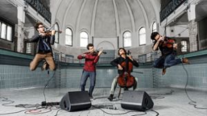 Nicht nur Streichquartett, sondern auch Band: die vier Musiker des Berliner Vision String Quartet Foto: SKS Russ Konzerte (Veranstalter)