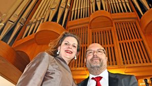 Sein Antrittskonzert an der Orgel der Pauluskirche hat der neue Dekanatskantor Alexander Kuhlo zusammen mit seiner Frau, der Sopranistin Marit Kuhlo, gestaltet. Foto: Georg Linsenmann