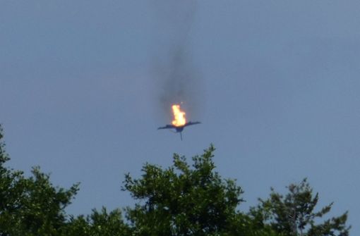 Am Montag sind zwei Eurofighter über der Mecklenburgischen Seenplatte abgestürzt. Foto: Thomas Steffan/dpa