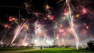 Das Feuerwerk in Stuttgart wird laut Wetterexperten zu einer extrem hoher Feinstaubbelastung führen. Foto: dpa