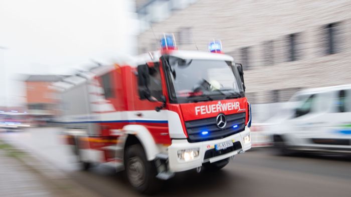 Altstadt in Esslingen: Küche in Mehrfamilienhaus brennt aus