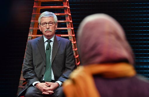 Zur Premiere „Wie sicher ist Deutschland?“ setzt sich Thilo Sarrazin auf den „heißen Stuhl“. Foto: dpa