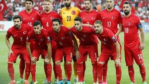 In der türkischen Nationalmannschaft sind viele Spieler, die in Deutschland geboren nud aufgewchsen sind dabei. Foto: epa