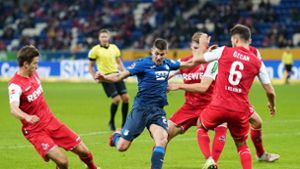 Wie Europa-League-Anwärter traten beide Teams am achten Spieltag nicht unbedingt auf. Foto: dpa/Uwe Anspach