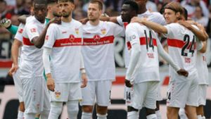 Die Mannschaft des VfB Stuttgart schwört sich auf die verbleibenden Spiele ein. Foto: Baumann/Volker Müller