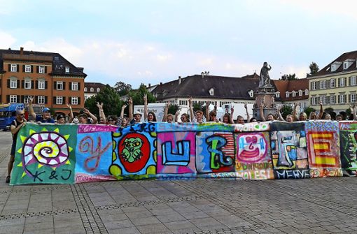 Jugendliche versammeln sich 2017 zur „Yourope“-Aktion auf dem Ludwigsburger  Marktplatz. Foto: /Stadt Ludwigsburg