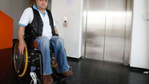 Rollstuhlfahrer sitzt seit einer Woche in  Wohnung fest
