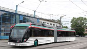 Der Stadtverkehr Esslingen (SVE) testet einen neuen Elektrobus. Foto: SVE