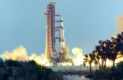 Eine „Saturn V“-Rakete startet von Cape Canaveral mit der «Apollo 13»-Crew an Bord. Foto: dpa/Uncredited