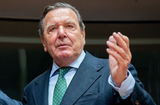 Altkanzler Gerhard Schröder wird heftig kritisiert. Foto: dpa/Kay Nietfeld