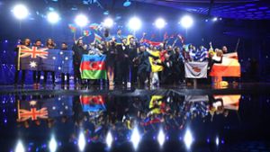 Beim Eurovision Song Contest 2017 feierten die Sieger des ersten Halbfinals gemeinsam auf der Bühne. Foto: dpa