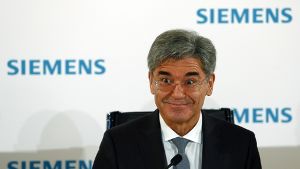 Verbreitet gute Laune auf der Siemens-Hauptversammlung in München: Vorstandschef Joe Kaeser. Foto: AP