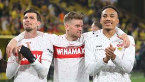 Können in dieser Saison noch mehr erreichen: Die VfB-Spieler um Stenzel, Mittelstädt und Leweling. Foto: Pressefoto Baumann/Julia Rahn