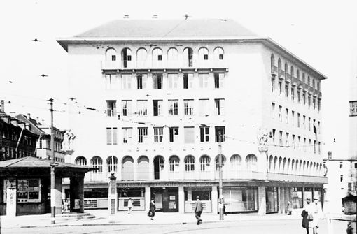 Der Pavillon (damals ein Kiosk von Wittwer) und  der  Industriehof  an der Lautenschlagerstraße im Jahr 1942. Foto: Stadtarchiv